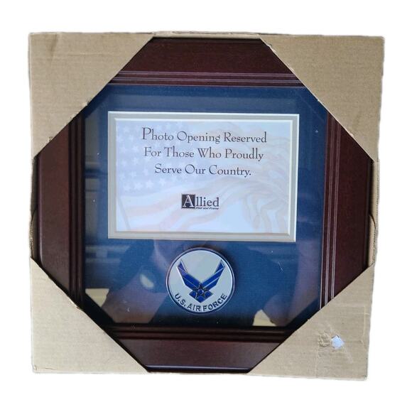 US. Air Force Picture Frame With Crest Collage Frame USAF 10x10 - Picture 1 of 3